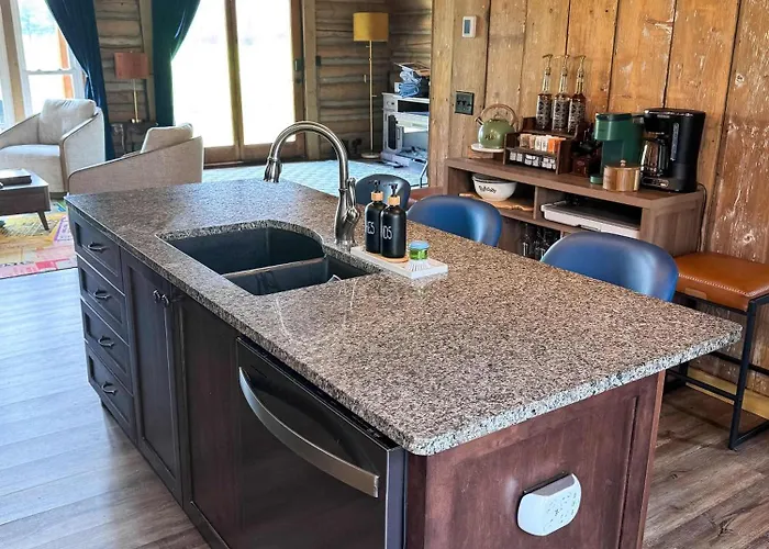 A Novel 3 Bed 2 Bath Log In Shelbyville, Il Shelbyville