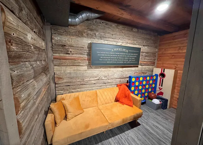 Holiday home A Novel 3 Bed 2 Bath Log In Shelbyville, Il