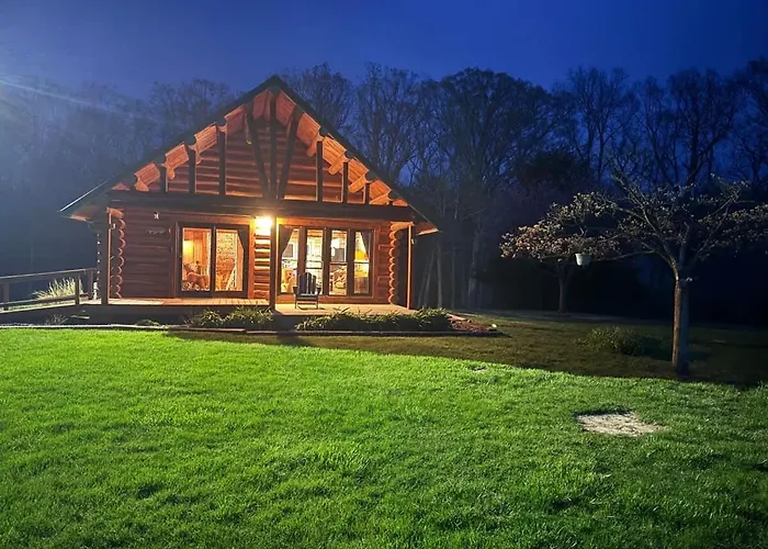 A Novel 3 Bed 2 Bath Log In Shelbyville, Il *