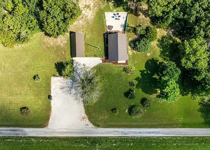 Holiday home A Novel 3 Bed 2 Bath Log In Shelbyville, Il *